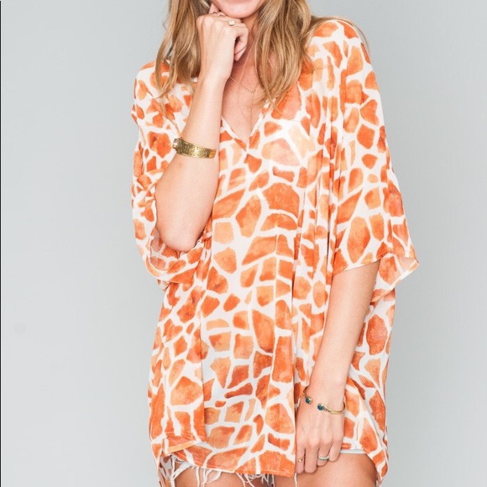 Sophie Spots Shook 🦒